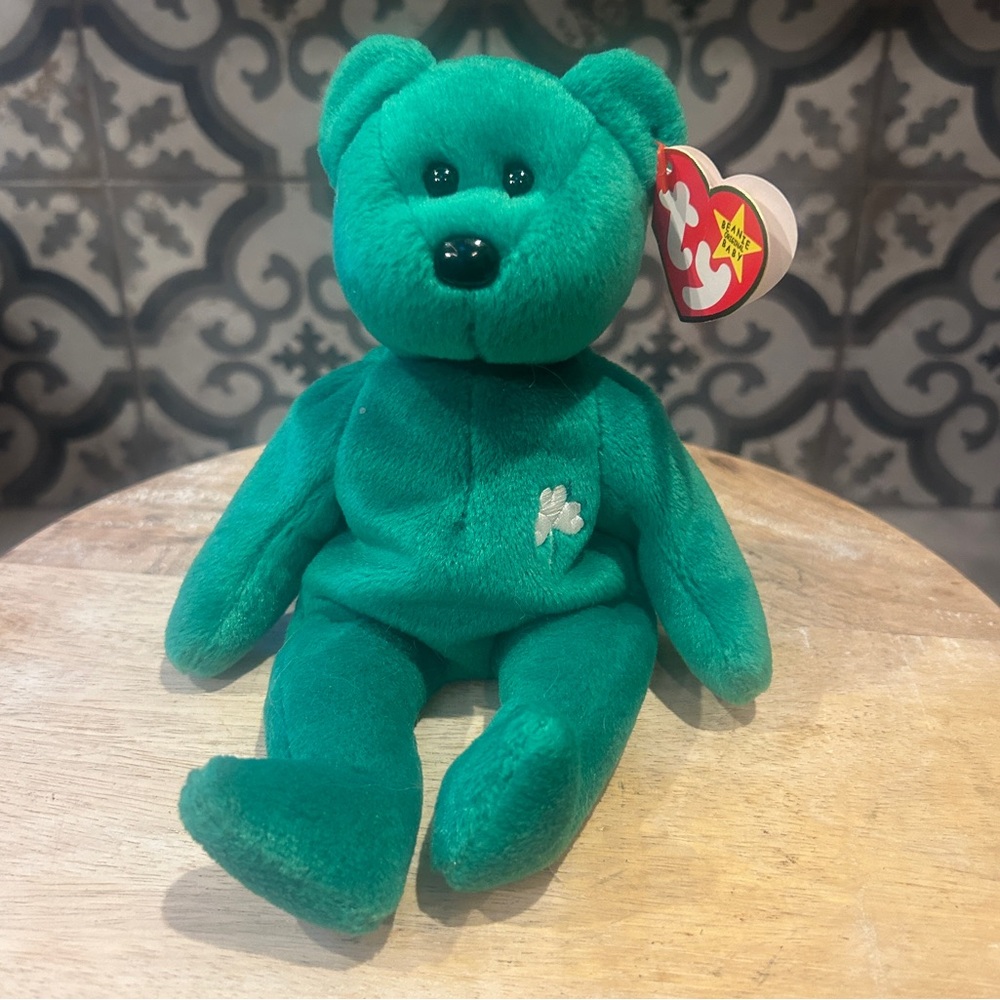 RARE-1997 BEANIE BABY “ERIN” RED STAR and “KR” ON TUSH TAG & ERRORS ON SWING TAG